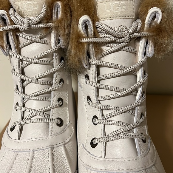 UGG Adirondack III Tipped Lace Up Boot - Picture 15 of 16